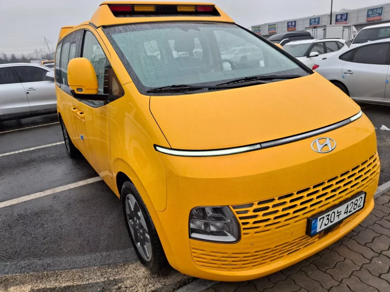 Hyundai Staria