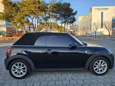 MINI Cooper Convertible