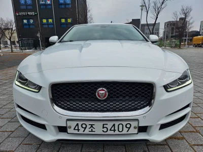 Jaguar XE