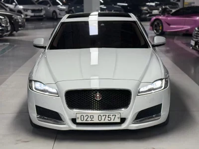 Jaguar XF