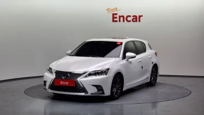 Lexus CT200h