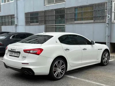 Maserati GHIBLI