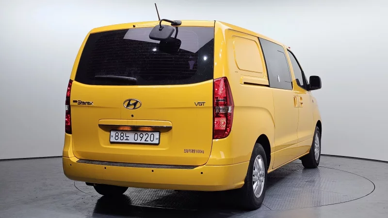 Hyundai Starex
