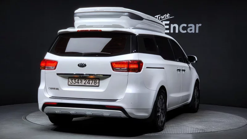 Kia Carnival