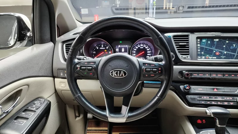 Kia Carnival