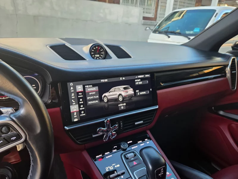 Porsche CAYENNE