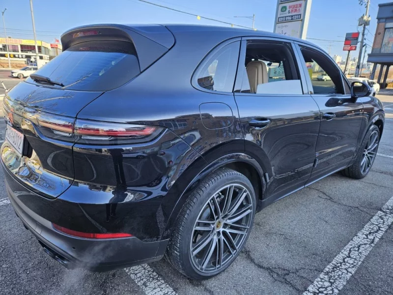 Porsche CAYENNE