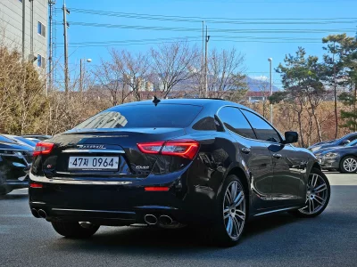 Maserati GHIBLI