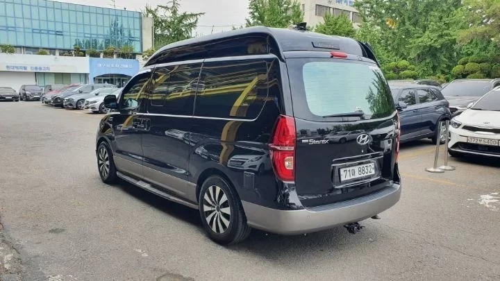 Hyundai Starex