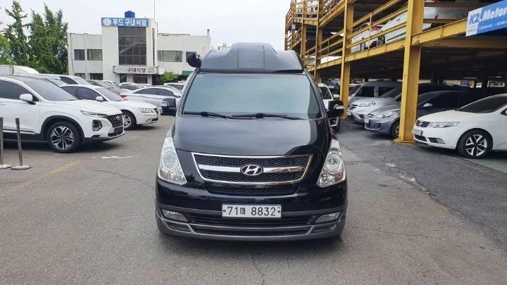Hyundai Starex