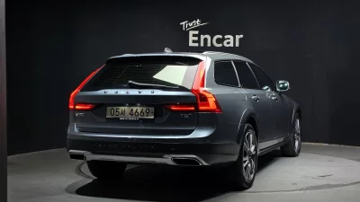 Volvo V90