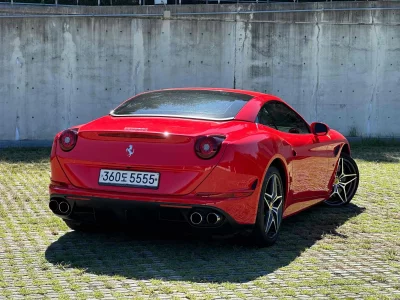 Ferrari CALIFORNIA