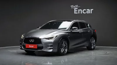 Infiniti Q30