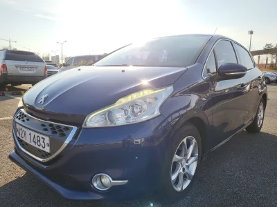 Peugeot 208