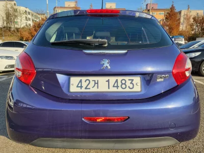 Peugeot 208