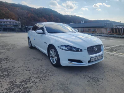 Jaguar XF