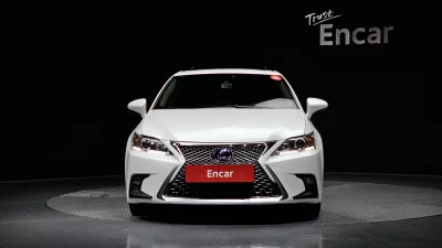 Lexus CT200h