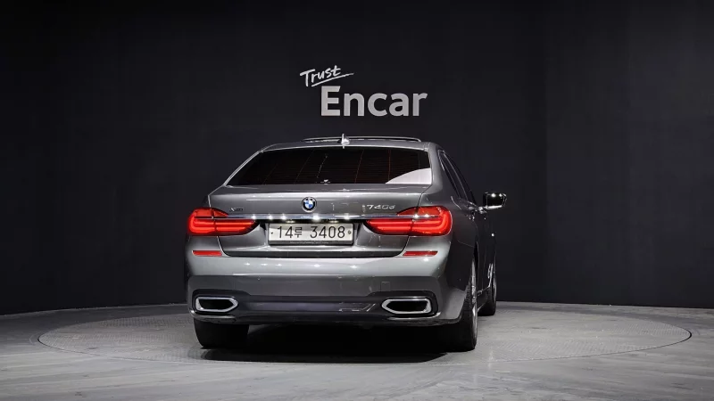 BMW 7-Series