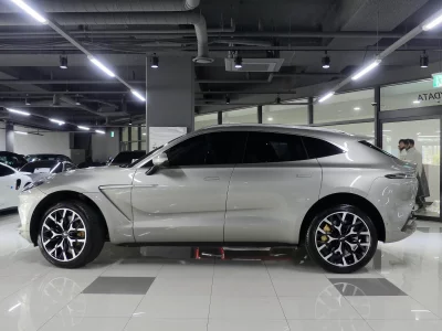 Astonmartin DBX