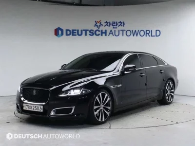 Jaguar XJ