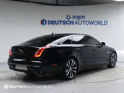 Jaguar XJ