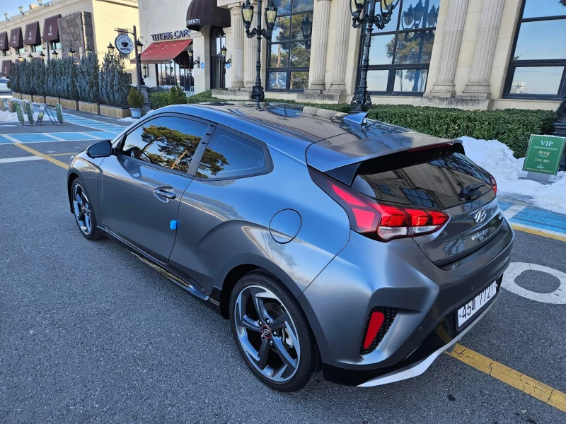 Hyundai Veloster