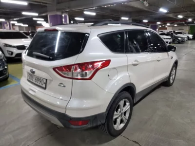 Ford ESCAPE