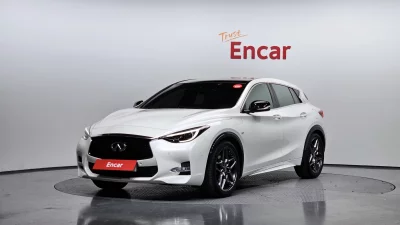 Infiniti Q30