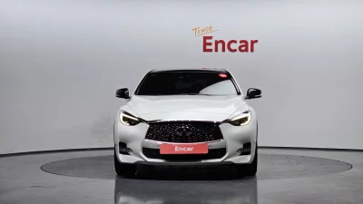 Infiniti Q30