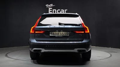 Volvo V90