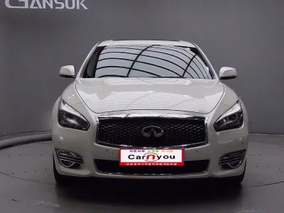 Infiniti Q70