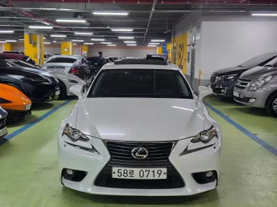 Lexus IS