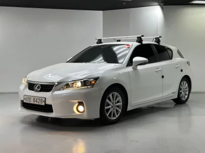 Lexus CT200h