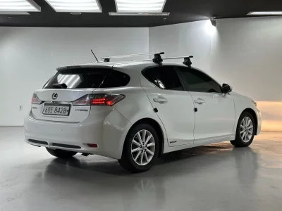 Lexus CT200h