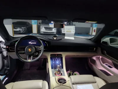 Porsche TAYCAN