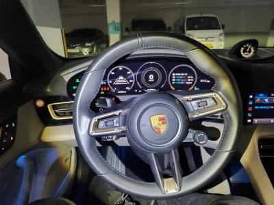 Porsche TAYCAN