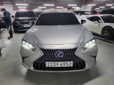 Lexus ES