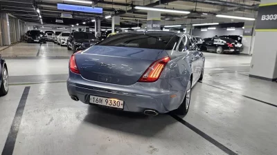 Jaguar XJ