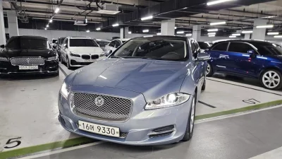 Jaguar XJ