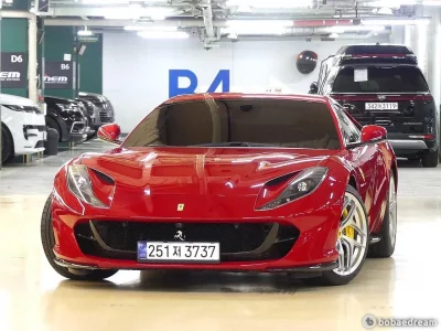 Ferrari 812