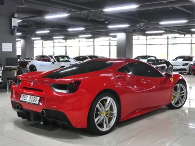 Ferrari 488