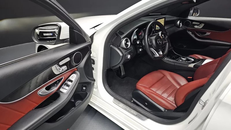 Mercedes-Benz C-Class