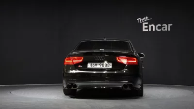 Audi S8