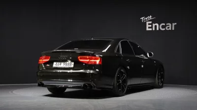 Audi S8