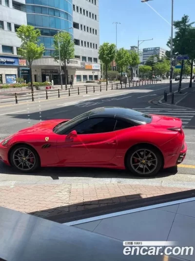 Ferrari CALIFORNIA