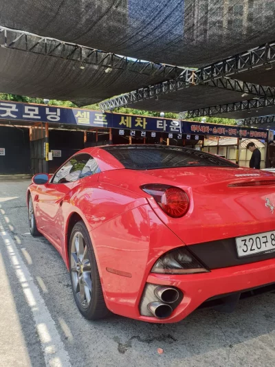 Ferrari CALIFORNIA