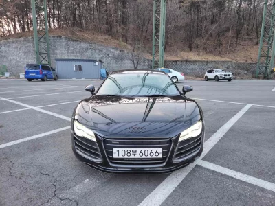 Audi R8