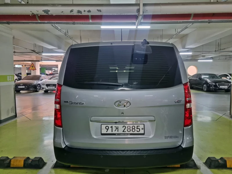 Hyundai Starex