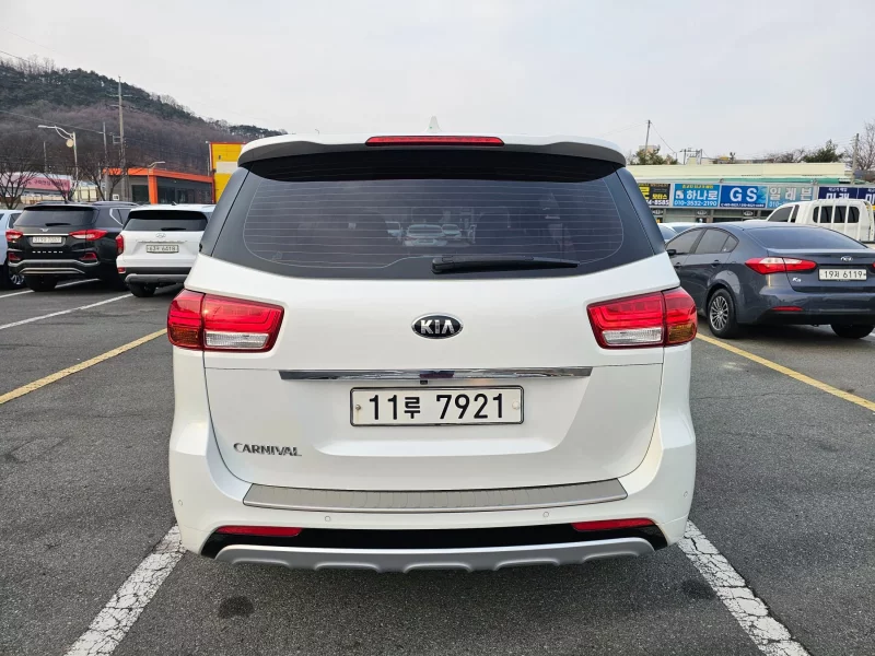 Kia Carnival
