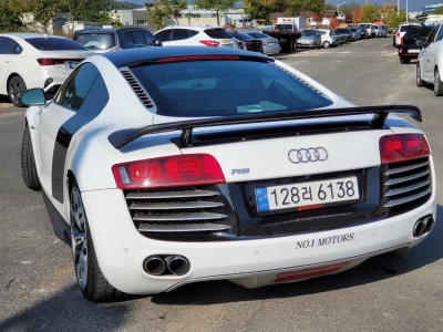 Audi R8